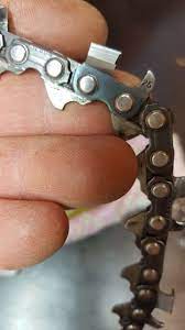 can a chainsaw chain stretch